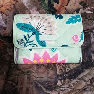 Vera Bradley Riley wallet Mint Flowers